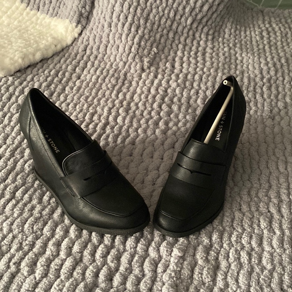 Size 11 brand new faux leather wedge shoes
